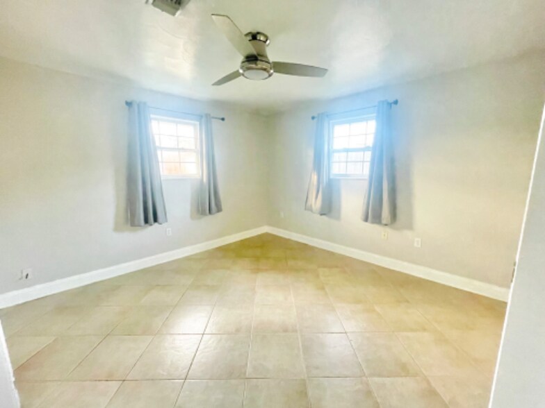 Building Photo - 8531 Dinkins St