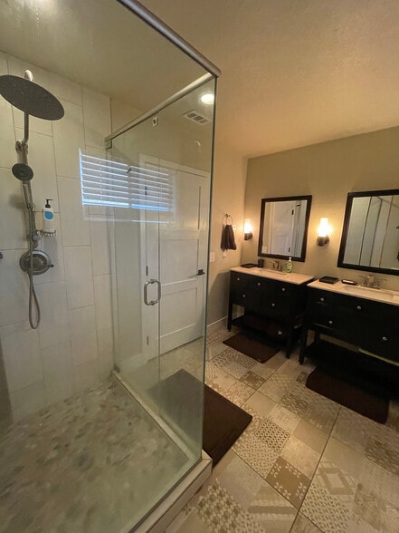 Building Photo - 620 Lacy Ln