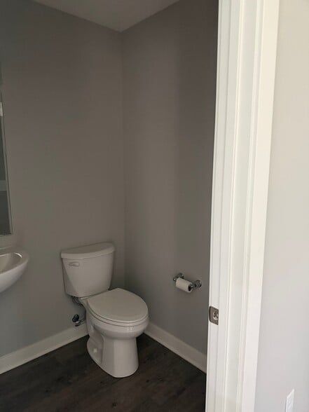 Building Photo - 9351 Woodgate Circle