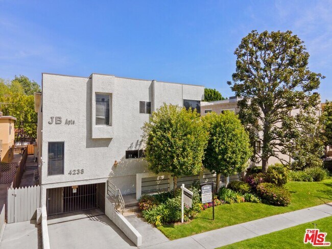 Building Photo - 4238 Whitsett Ave
