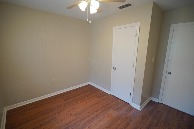 Building Photo - 2808 Southwood Dr