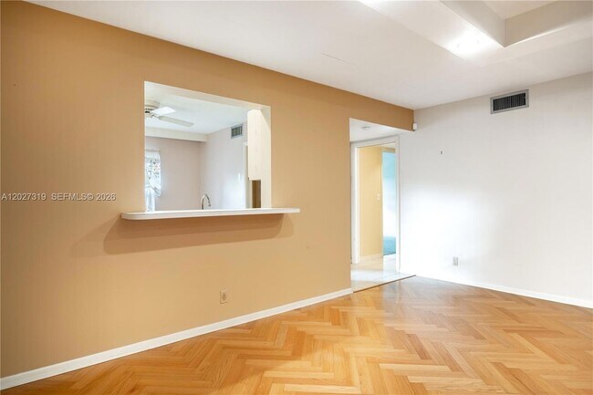 Building Photo - 150 S Hollybrook Terrace