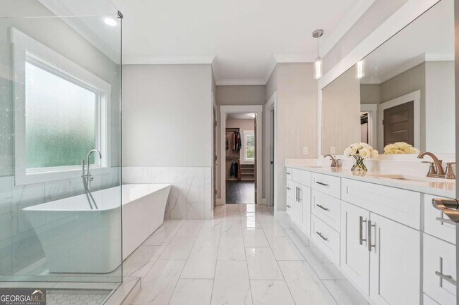 Building Photo - 1480 Chandler Rd