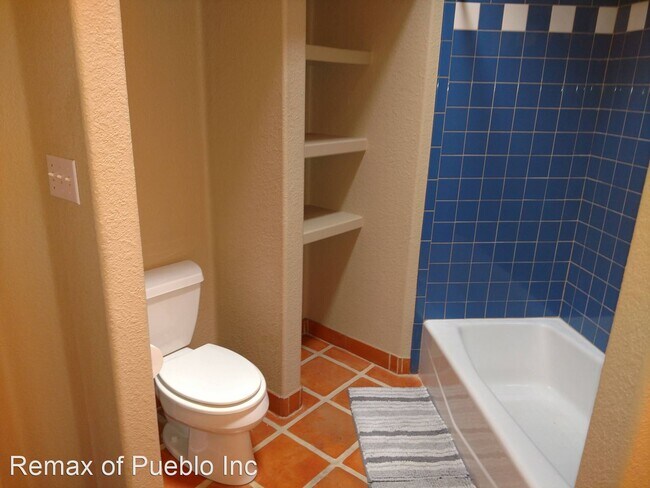 Building Photo - 4 br, 3 bath House - 385 S. TEJON