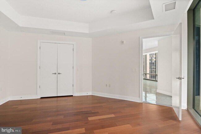 Building Photo - 1881 N Nash St