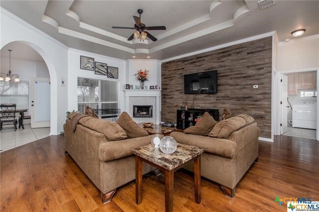 Building Photo - 1415 Loving Trl