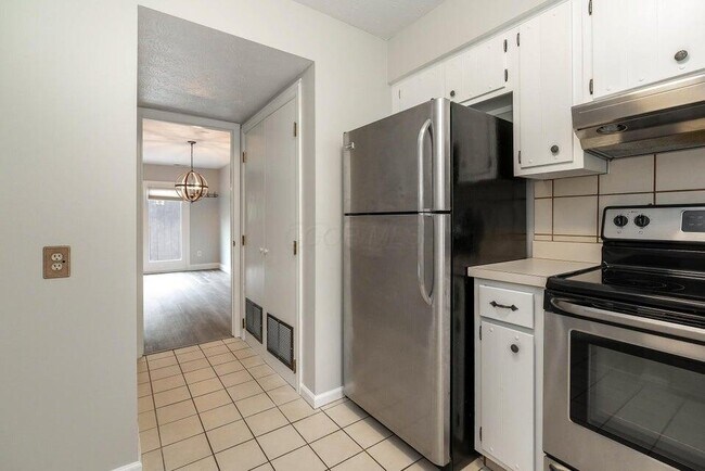 Building Photo - 2806 Downing Way