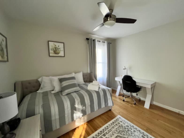 Building Photo - 8024 Outlook Dr