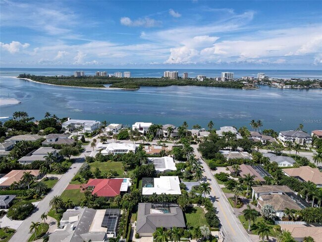 Building Photo - 567 Bird Key Dr