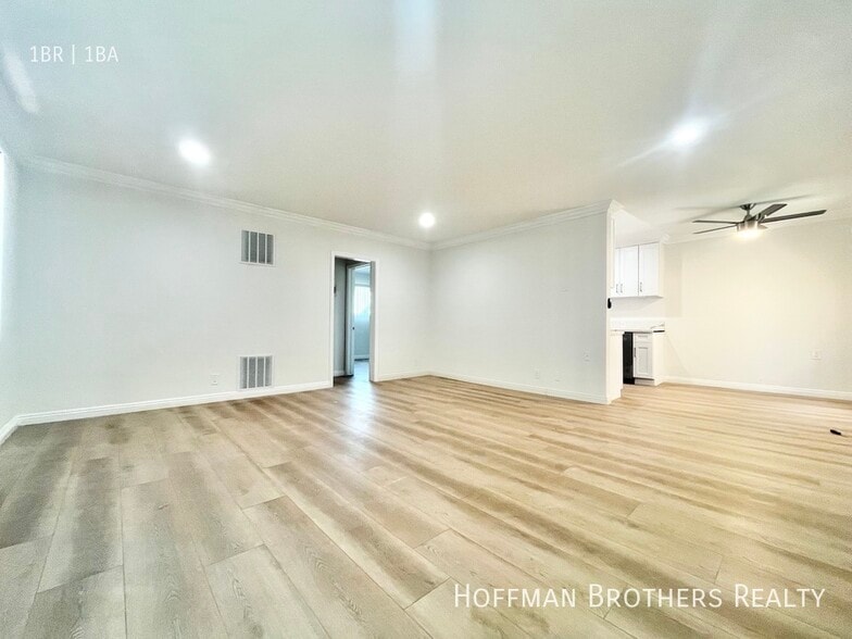 Building Photo - 6153 Fountain Ave