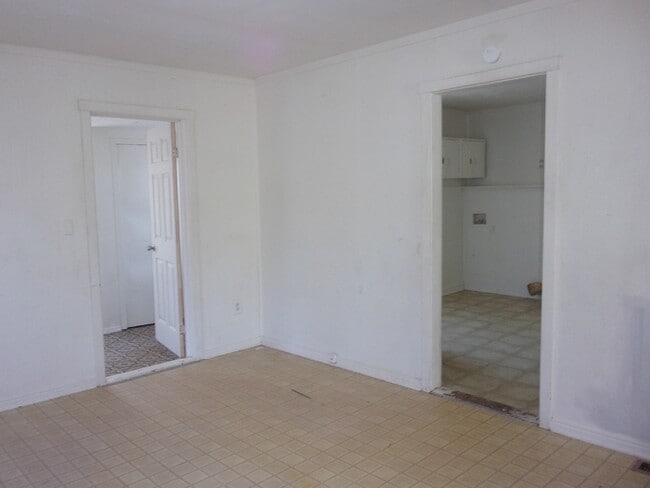 Building Photo - 502 Brendale Dr