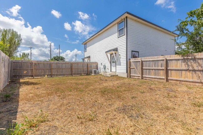 Building Photo - 8723 Key Windy Way