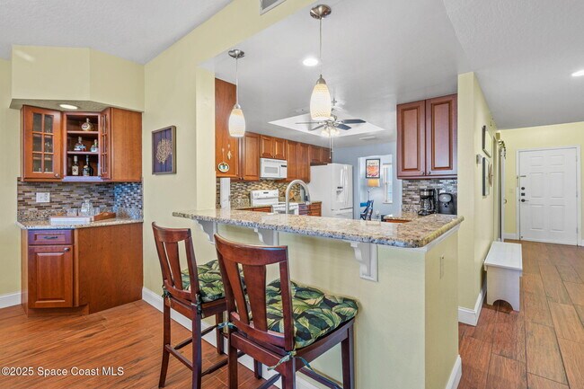 Building Photo - 8700 Ridgewood Ave