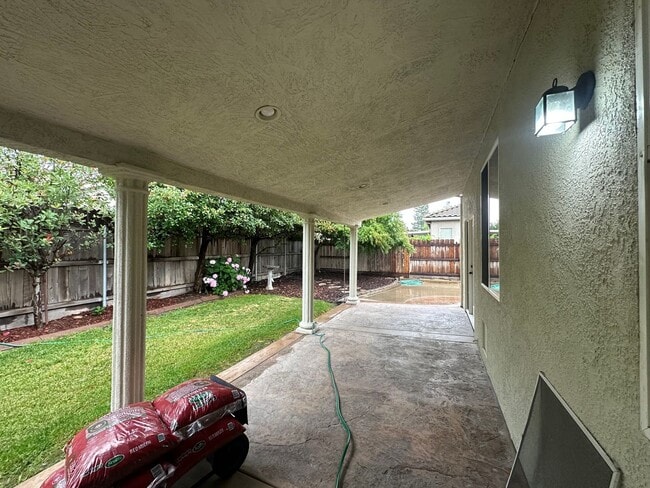 Building Photo - 416 Farinelli Pkwy