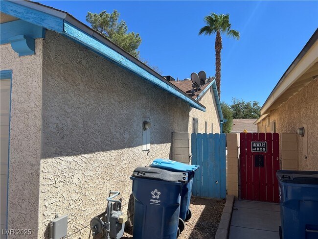 Building Photo - 1628 Starridge Way