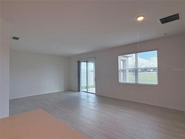 Building Photo - 609 Duke Dr