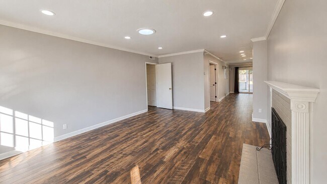Building Photo - 2132 Forbes Ave