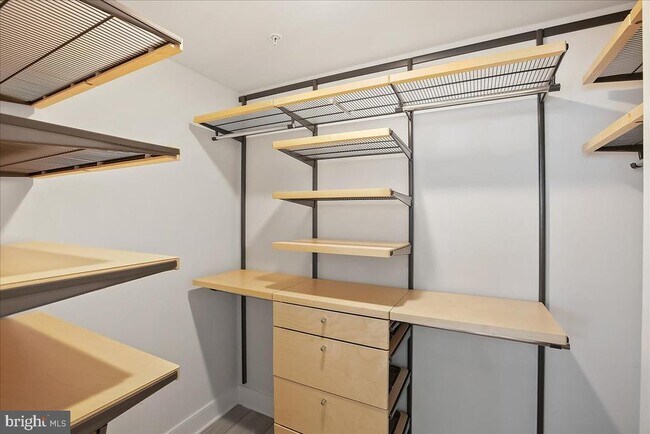 Building Photo - 12768 Sunrise Valley Dr