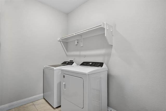 Building Photo - 1002 Coppersmith Way