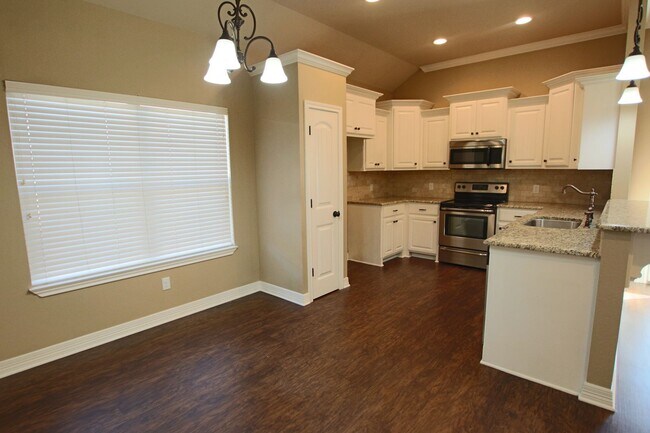 Building Photo - Gorgeous 3 Bed 2 Bath Home in Bullard! Coming Soon!