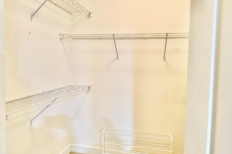 Building Photo - 677 N Alexander St