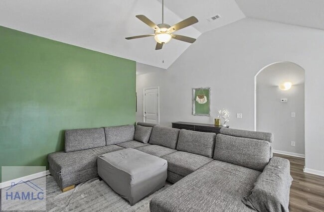 Building Photo - 158 Courage Wy