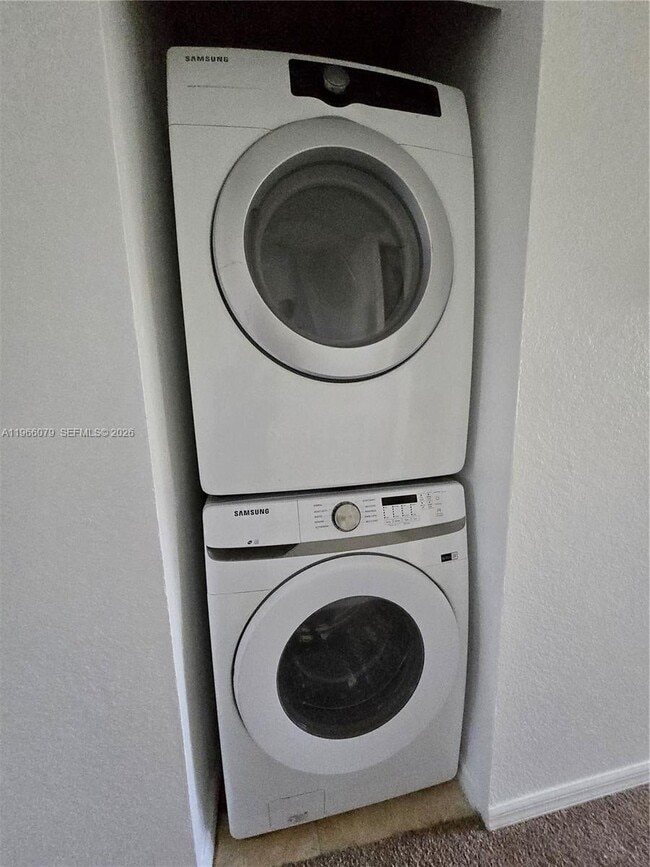 Building Photo - 4976 Leeward Ln