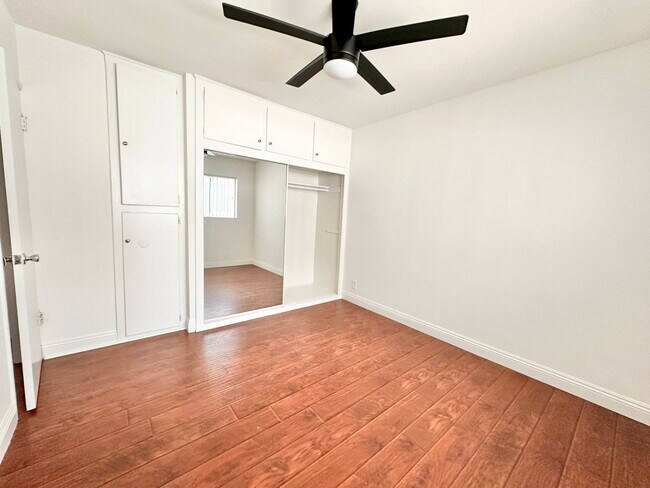Building Photo - 6025 Whitsett Ave