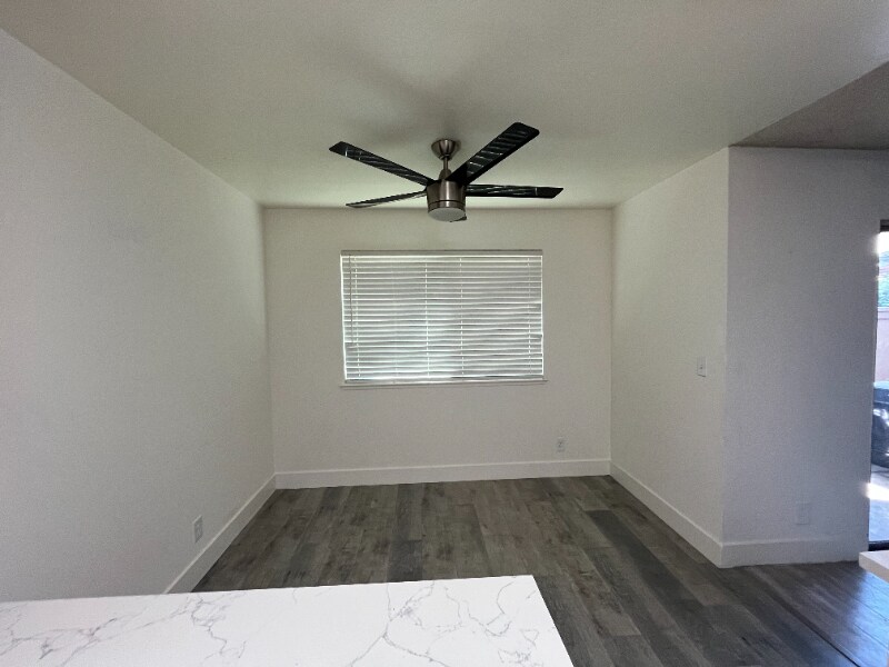 Building Photo - 114 Damsen Dr