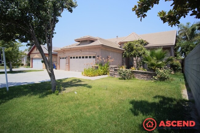 Primary Photo - Gorgeous Home in the Southwest!