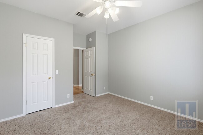 Building Photo - 4011 Travis Country Cir