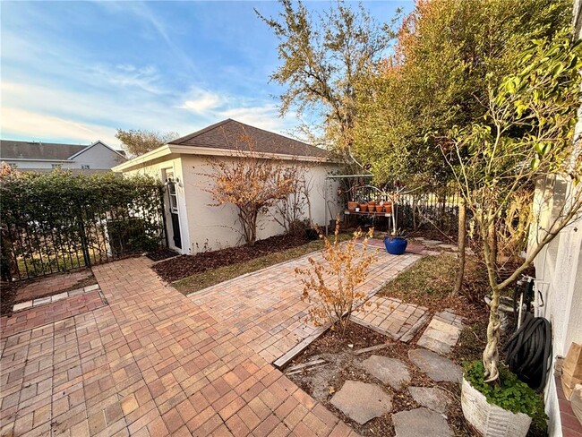 Building Photo - 16215 Bridgecrossing Dr