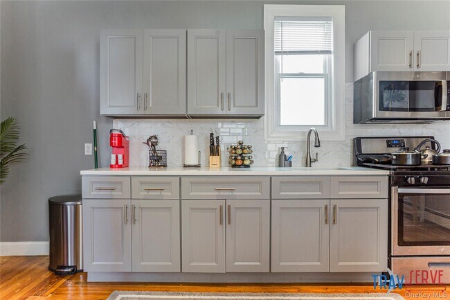 Building Photo - 2897 Harrington Ave