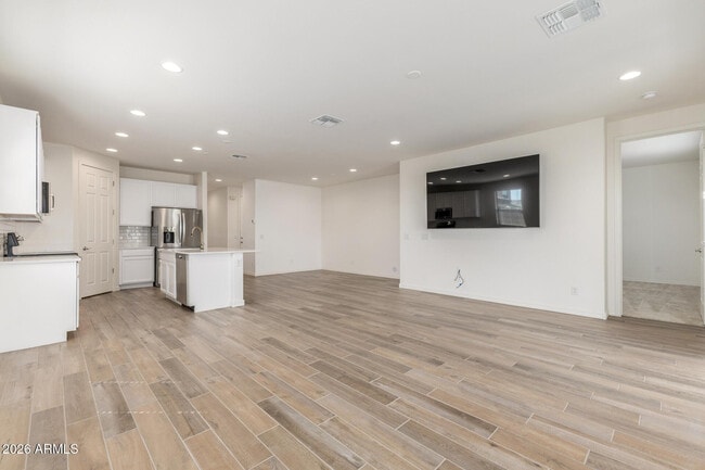 Building Photo - 2117 N 209th Ln