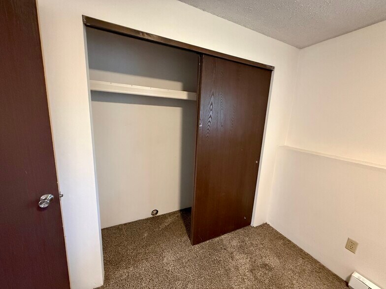 Building Photo - 13411 E 8th Ave