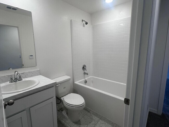 Building Photo - 3161 Fergus Ave