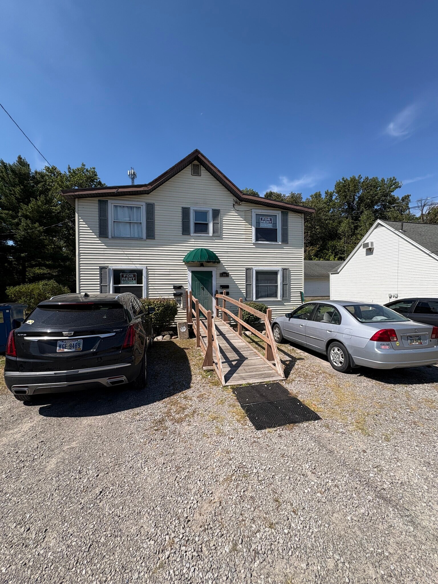 Building Photo - 1387 N Cole St