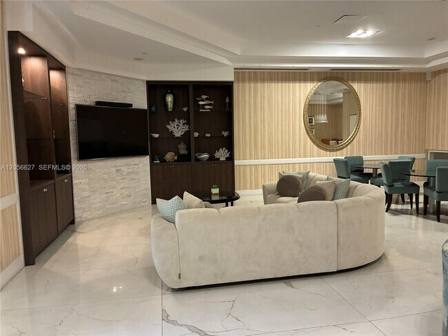 Building Photo - 6917 Collins Ave