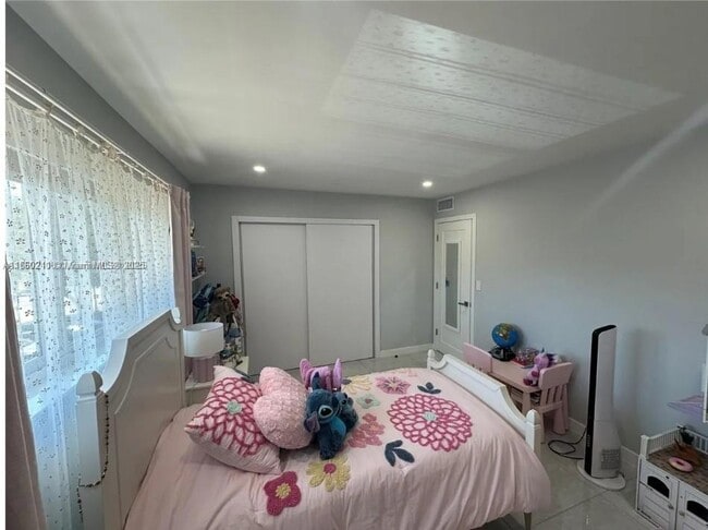 Building Photo - 8443 SW 137th Ave