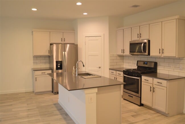 Building Photo - 10313 Cascade Range Ln