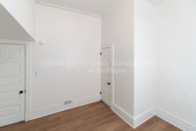 Building Photo - 1911 W 2nd Ave