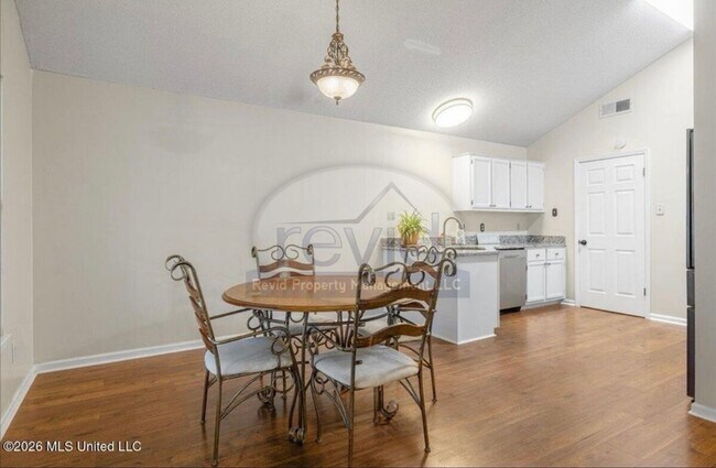 Building Photo - 7194 Atterbury Cir E