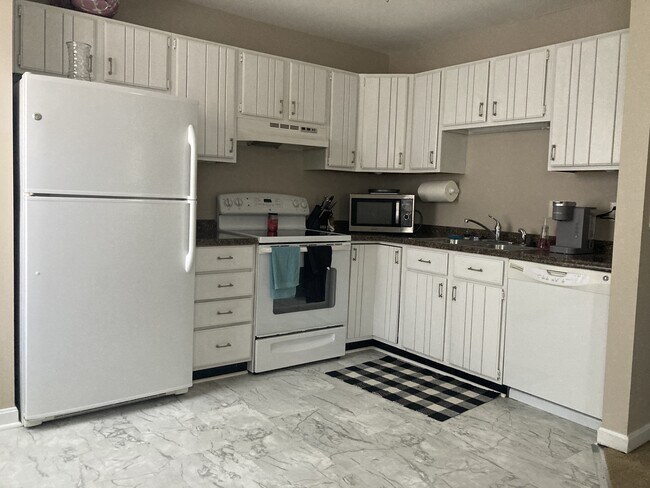 Building Photo - 3502 Scotland Rd