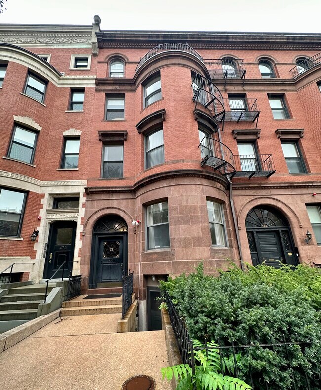 Building Photo - 472 Beacon St