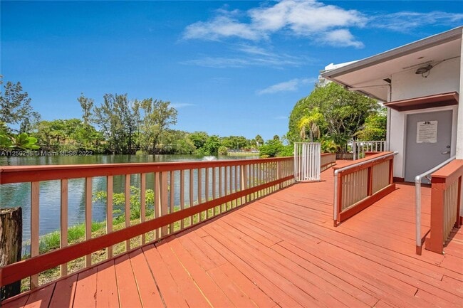 Building Photo - 1300 NE Miami Gardens Dr