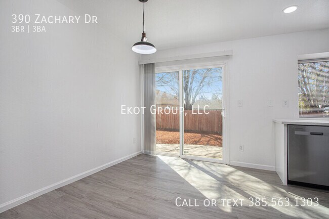Building Photo - 390 Zachary Dr
