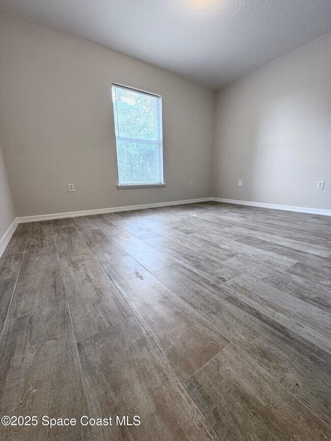 Building Photo - 1175 Nordic St NW