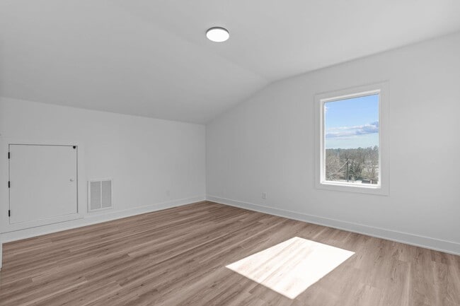 Building Photo - Luxurious Newly Built 3BD, 4BA Downtown Raleigh Townhome with Spacious Balcony and Natural Light ...