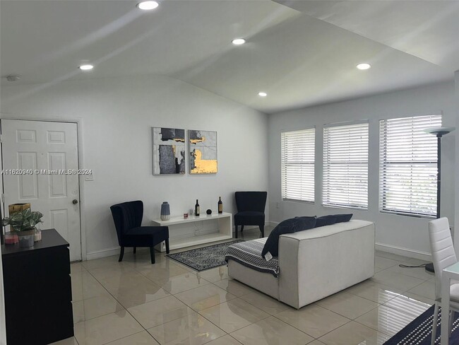 Building Photo - 15560 SW 104th Ter