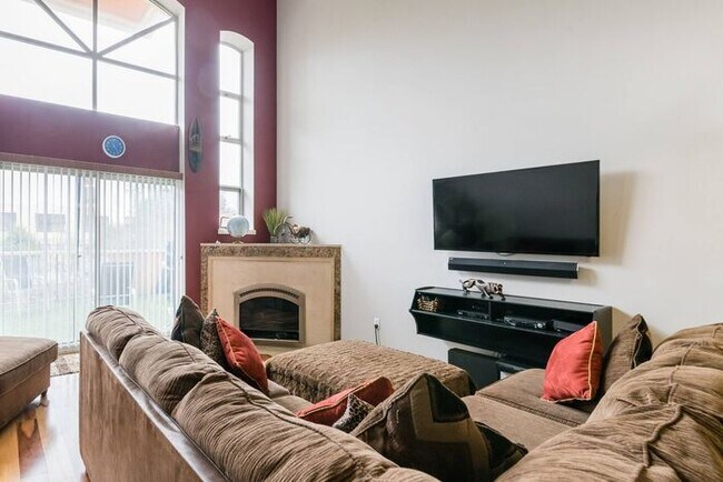 Building Photo - 350 N 2nd St